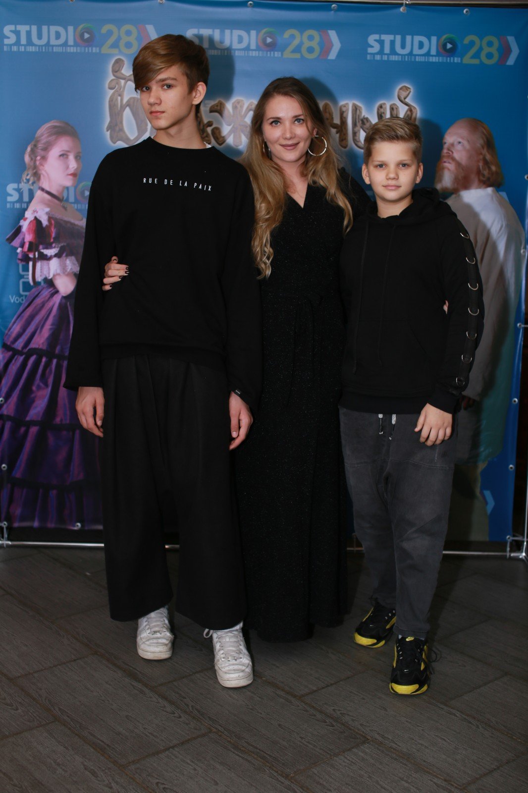 Анастасия Веденская с детьми