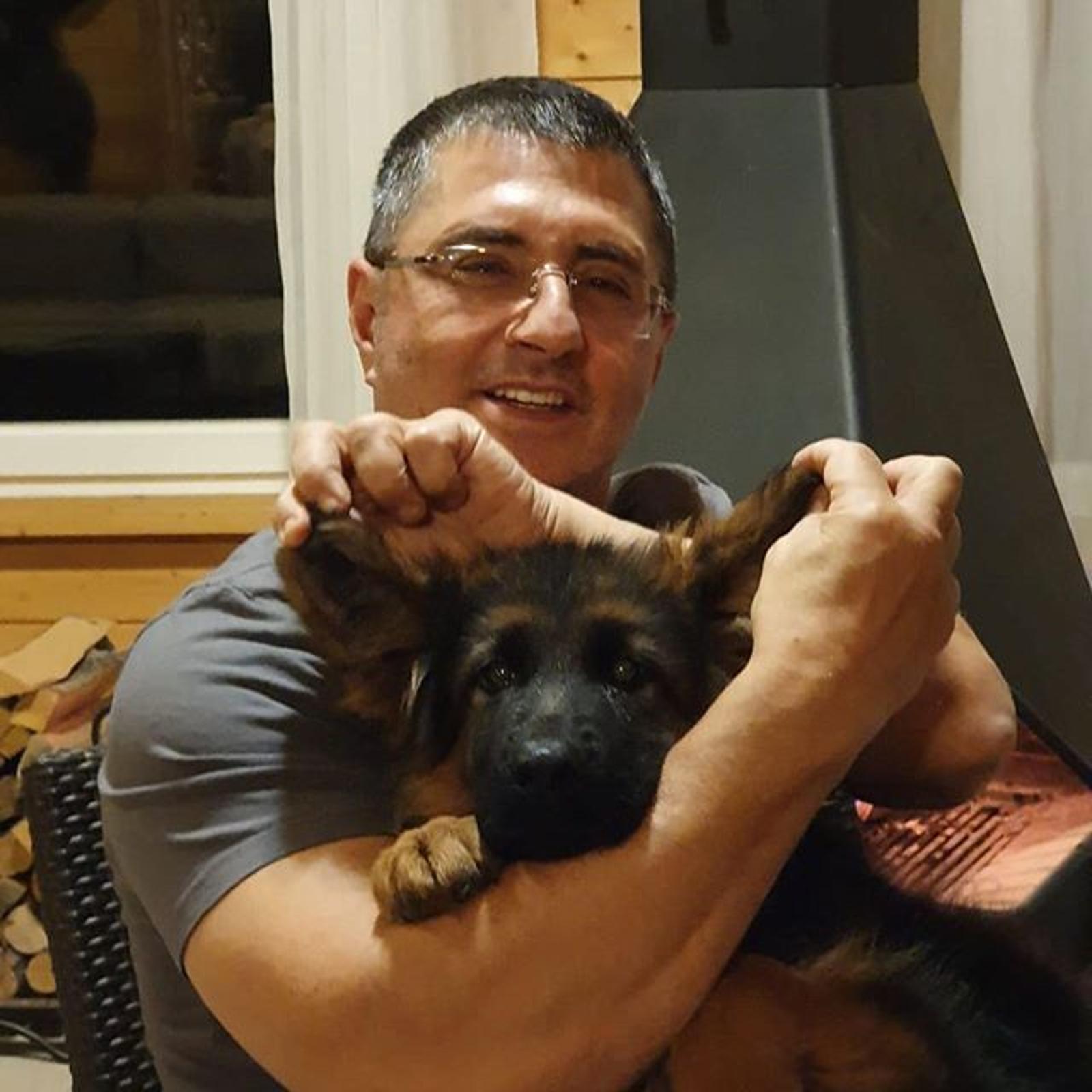Доктор Александр Мясников с собакой
