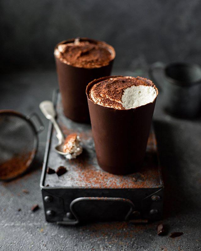 Шоколадные стаканчики тирамису, автор фото и рецепта Олеся Куприн: https://www.instagram.com/okuprin/