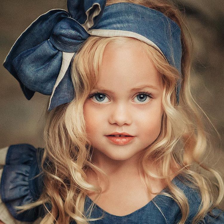 4-летняя красавица Виолетта Антонова может составить конкуренцию Насте Князевой
