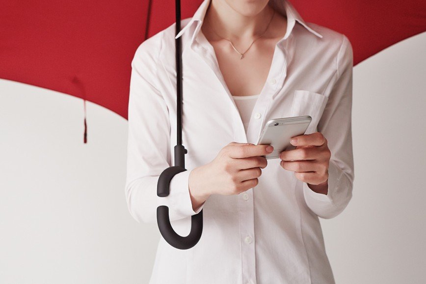 Зонт для любителей смартфонов