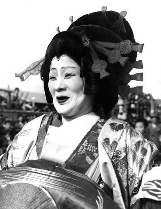 Старая японская мама. Гейши и юдзё. Старая гейша. Настоящая гейша. Пожилая гейша.