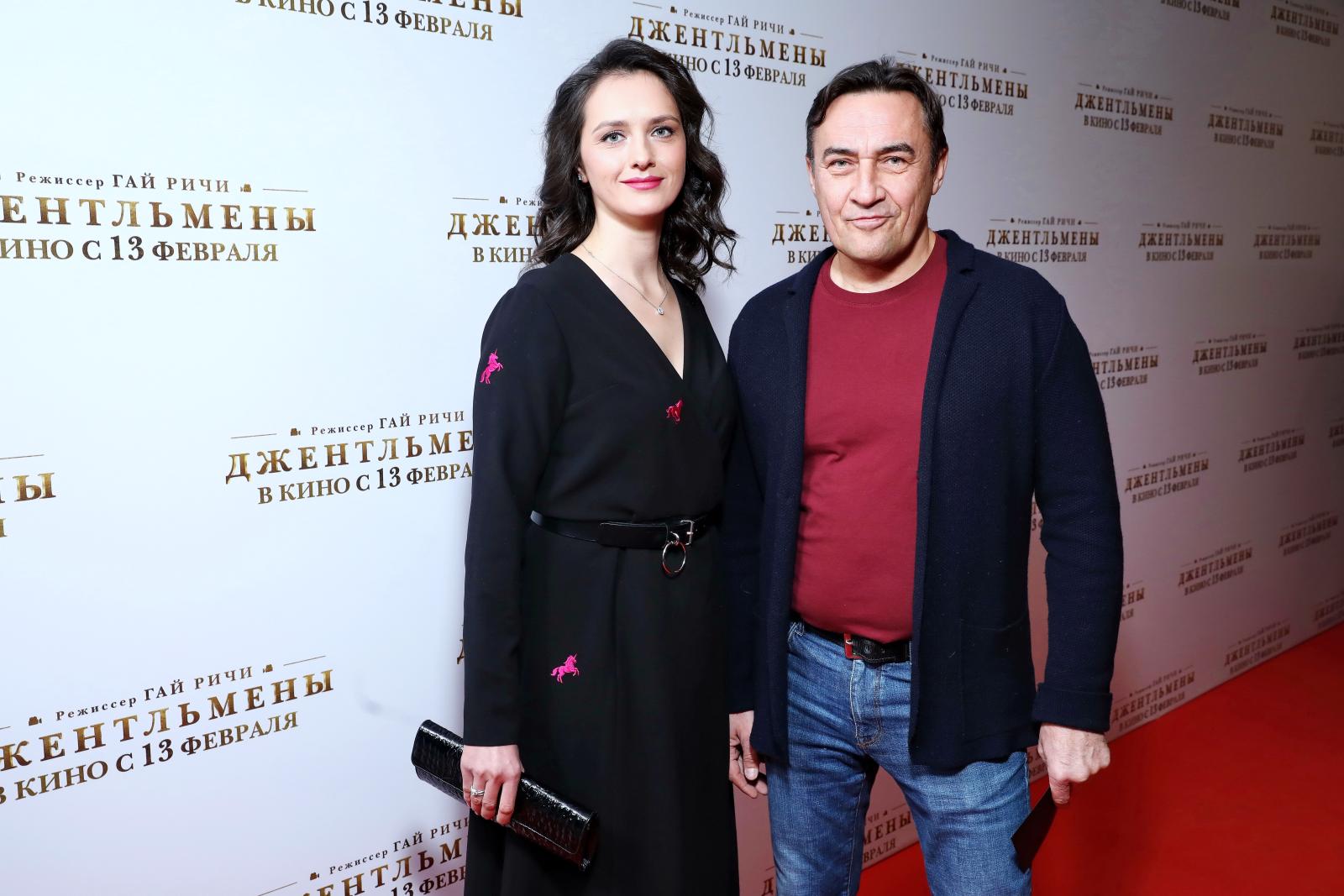 Камиль Ларин с супругой на премьере «Джентльменов» Гая Ричи