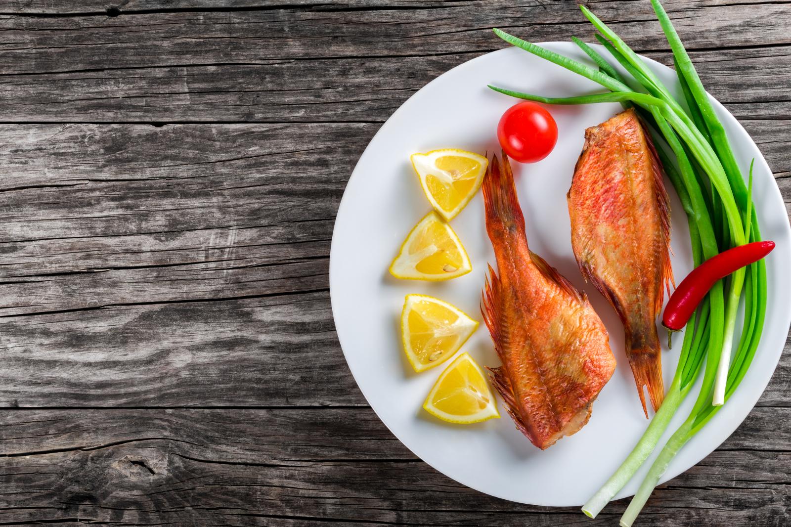 Простой обед с рыбой! Три рецепта приготовления морского окуня 