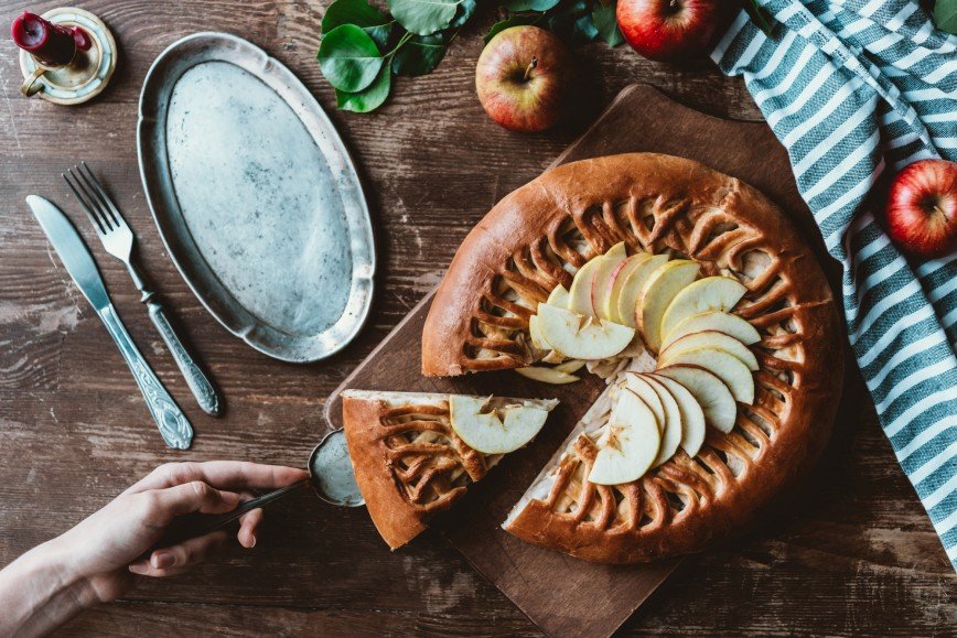 Время пирогов: топ-6 лучших рецептов выпечки с яблоками