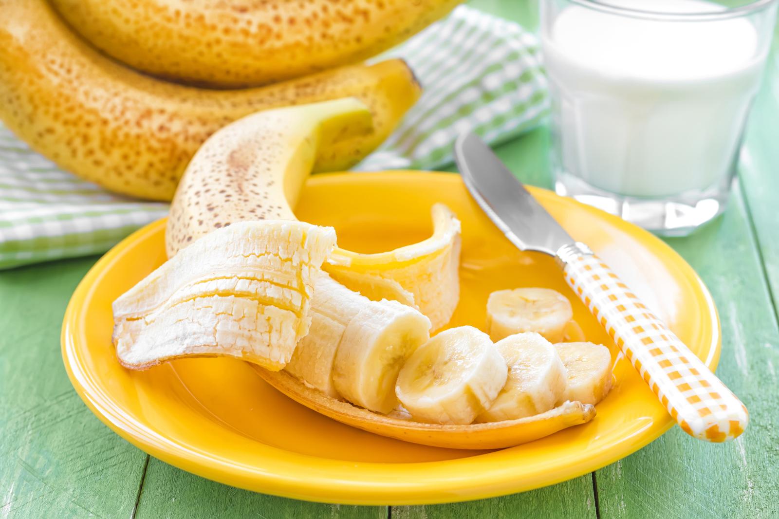 Блины, пирог и запеканка: три простых блюда из бананов для вкусного воскресенья