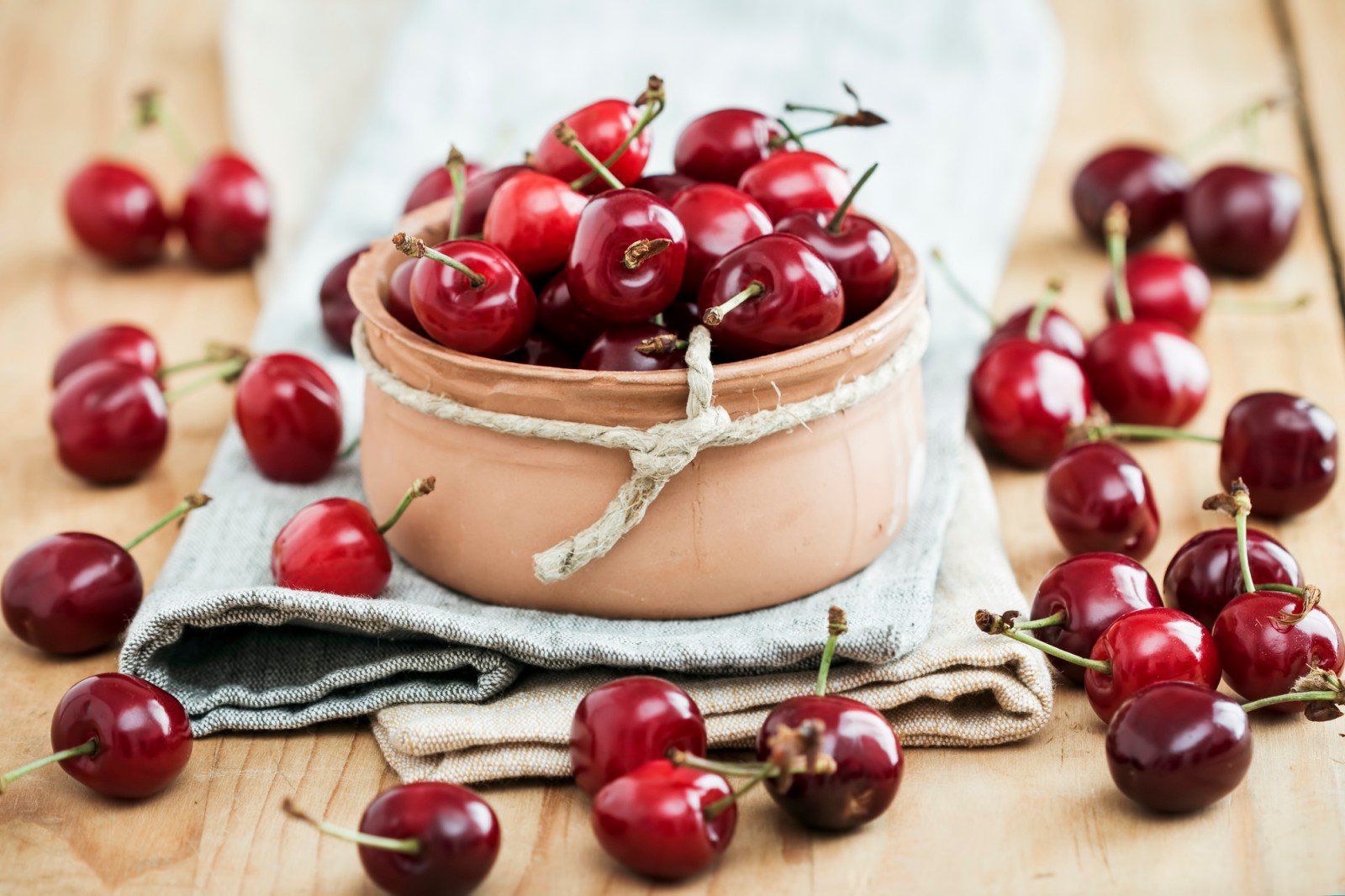 5 рецептов из черешни: пирог, варенье и другие вкусные блюда из любимой ягоды