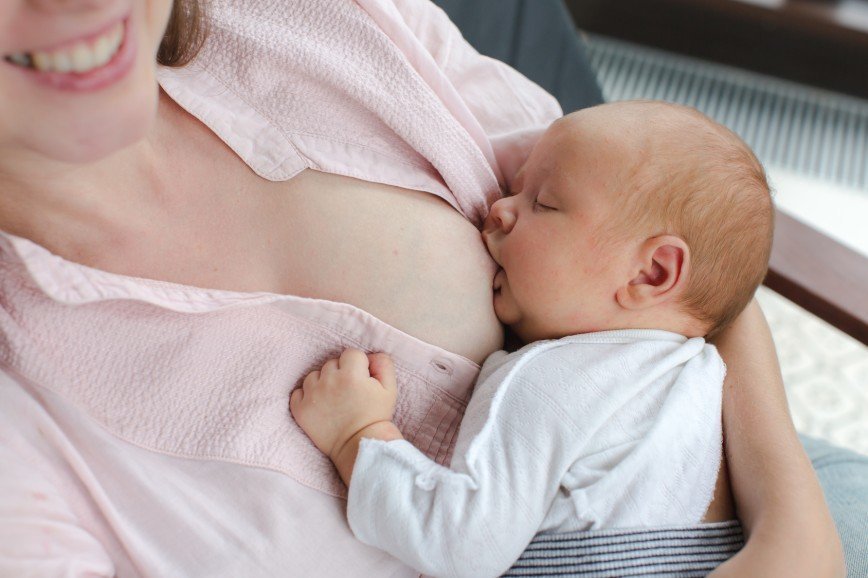 ООН поддерживает селфи матерей, кормящих грудью