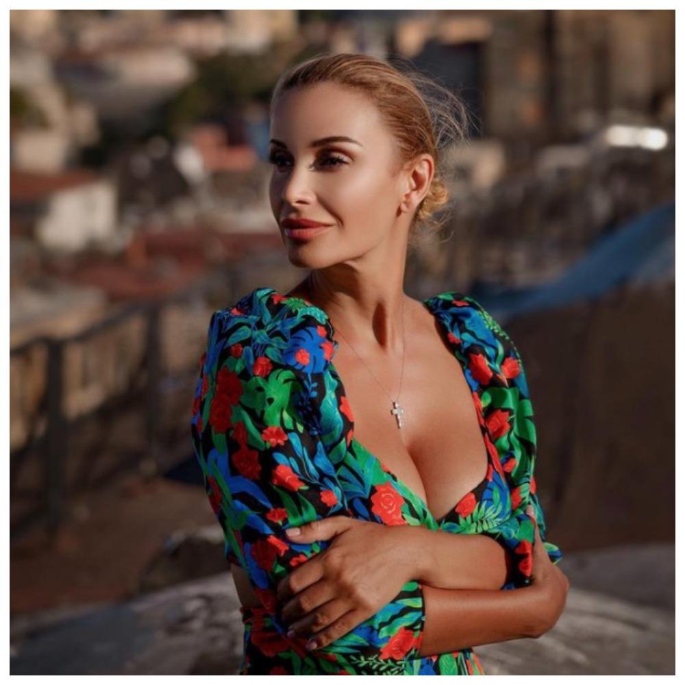 Беременная Ольга Орлова продемонстрировала стильный осенний образ