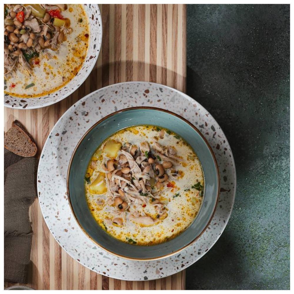 Для холодной весны: готовим густой суп с курицей и фасолью
