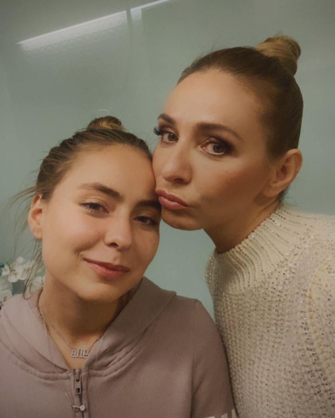 Татьяна Навка с дочкой Сашей