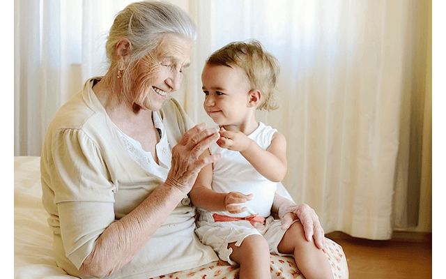 Внуки защищают бабушек от болезни Альцгеймера