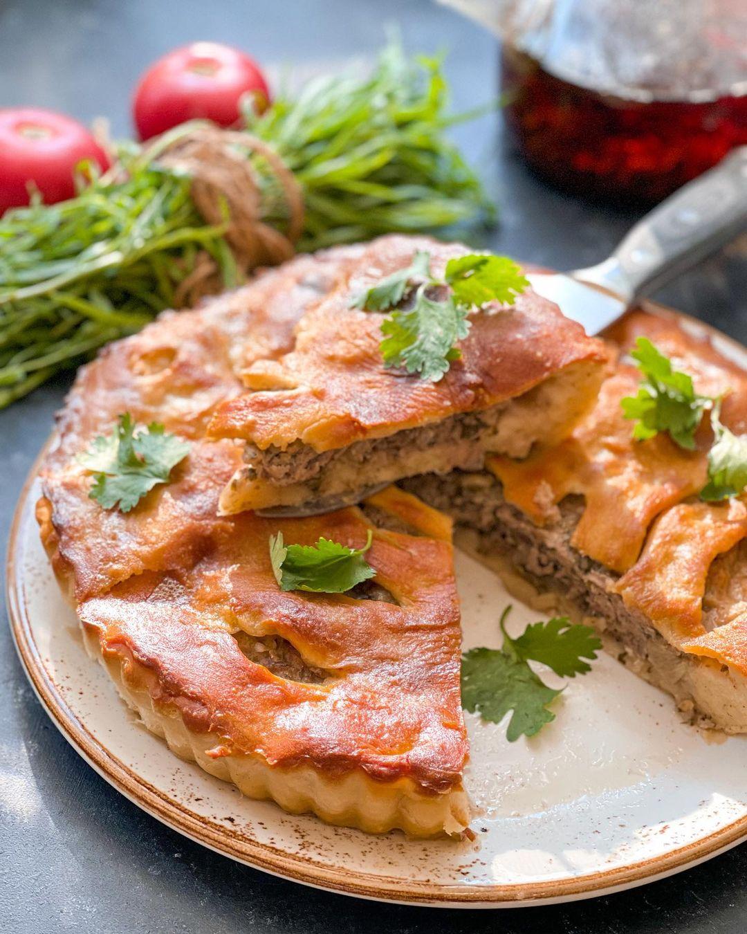 Готовим фыджын — сытный осетинский пирог с мясом