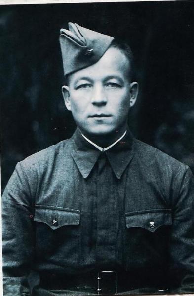 Мой дед Агапитов Василий Степанович, воевал в Финской и Великой Отечественнной войнах. Был ранен и контужен. Войну закончил в Кёнигсберге СЕ ЛЯ ВИ